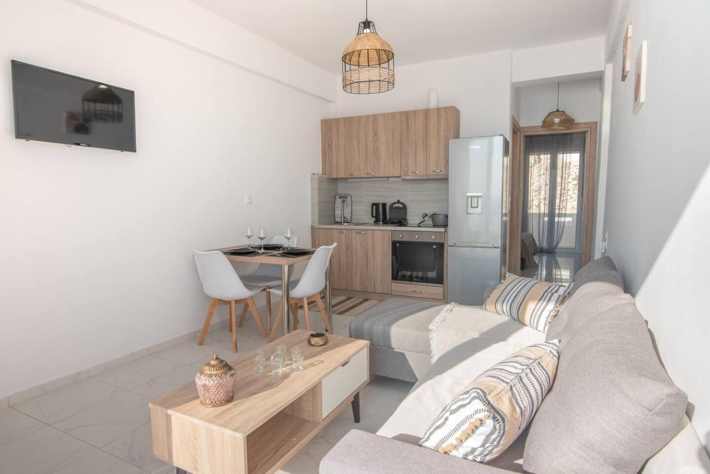 Stella & Eleni With Shared Pool & Open View Apartment Kalamaki (Heraklion)