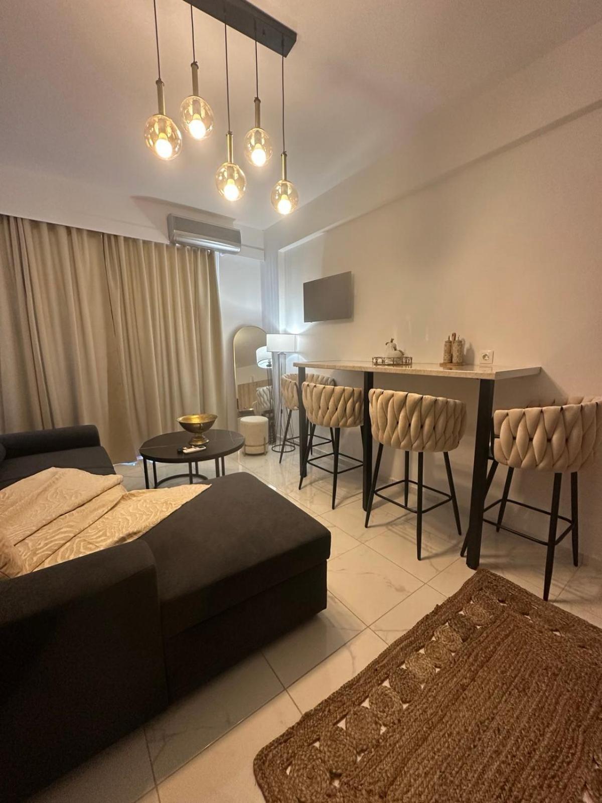 Stella & Eleni With Shared Pool & Open View Apartment *