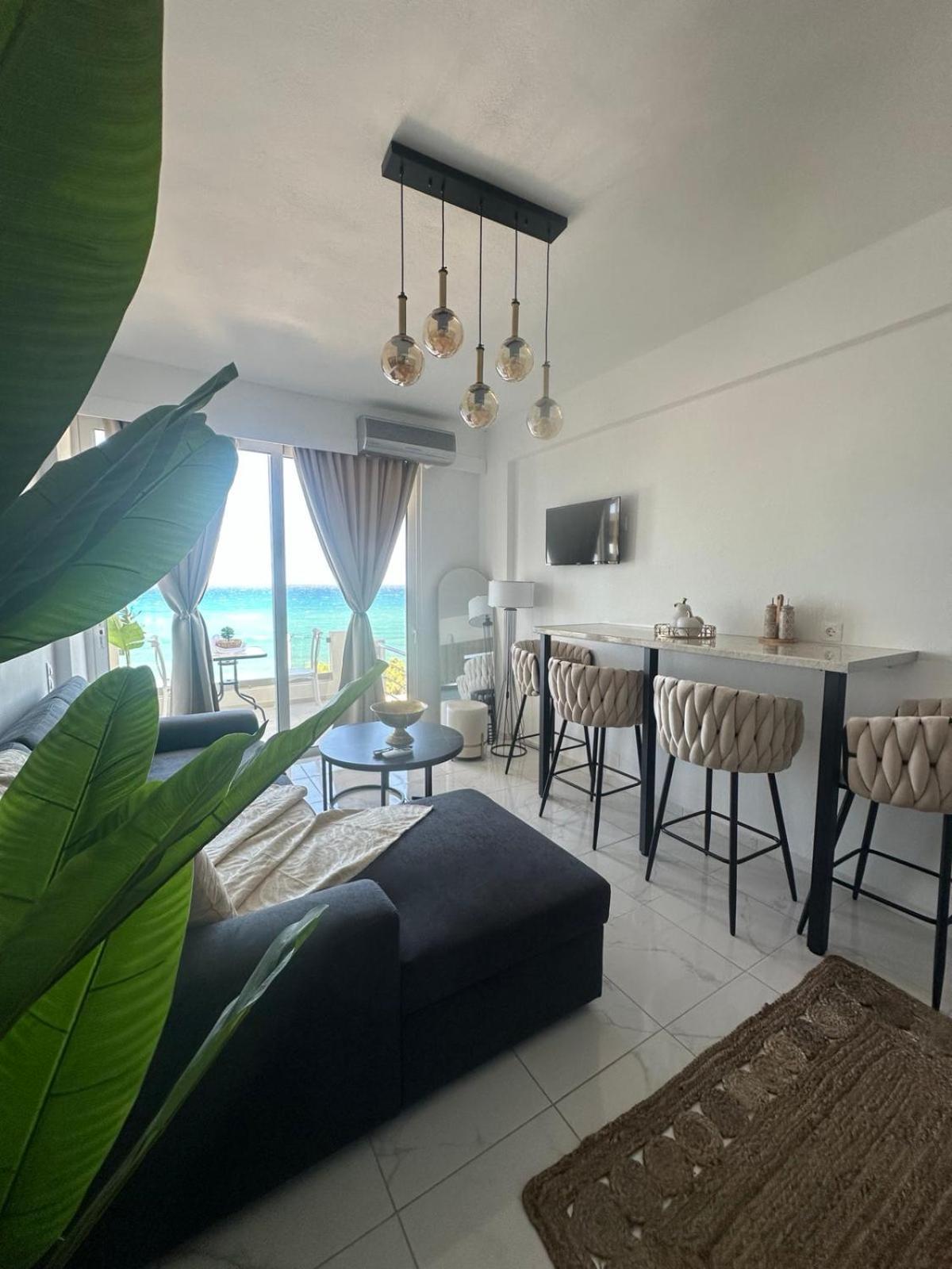 Stella & Eleni With Shared Pool & Open View Apartment